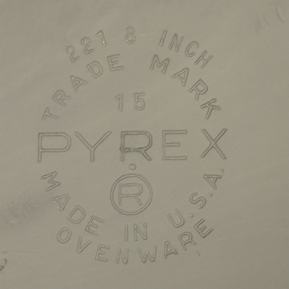 Vintage Pyrex Pink Flamingo Round Baking Dish - Picture 2 of 13